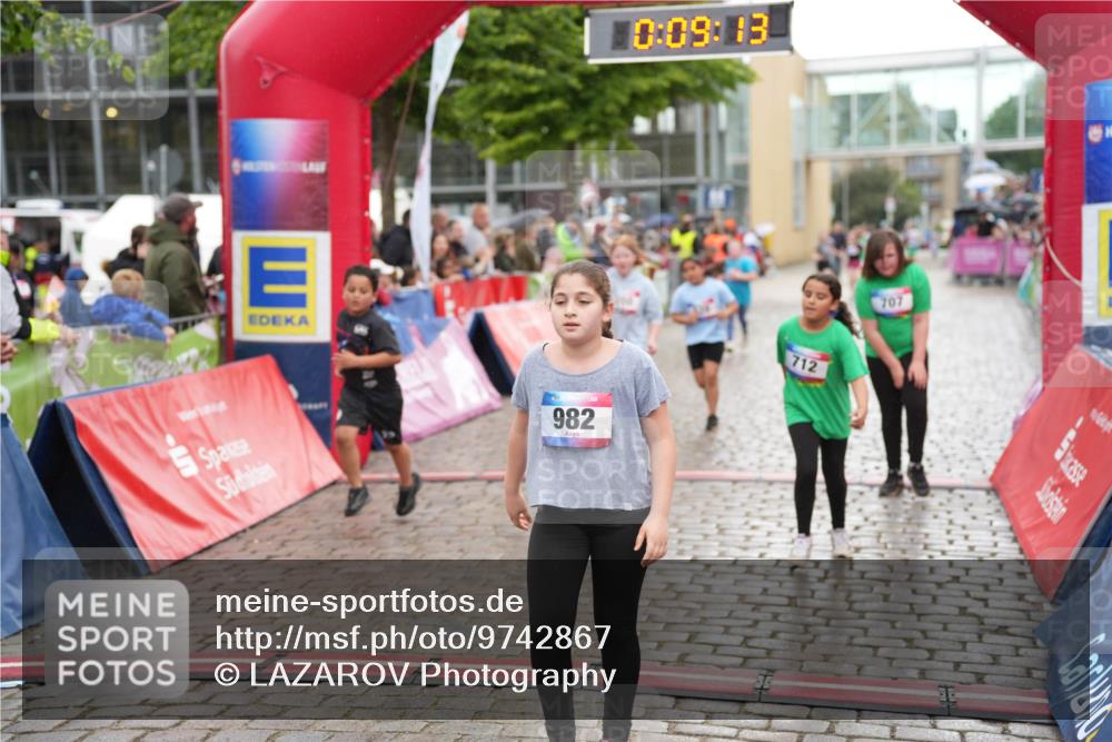 12.06.2026 - Holstenköstenlauf LAZAROV Photography http://msf.ph/oto/9742867 12.06.2026 16:39:15 Laufen 982, 0, 09, 13, 712, 707, 260, 620, 707, 712, 971, 1079 meine-sportfotos.de