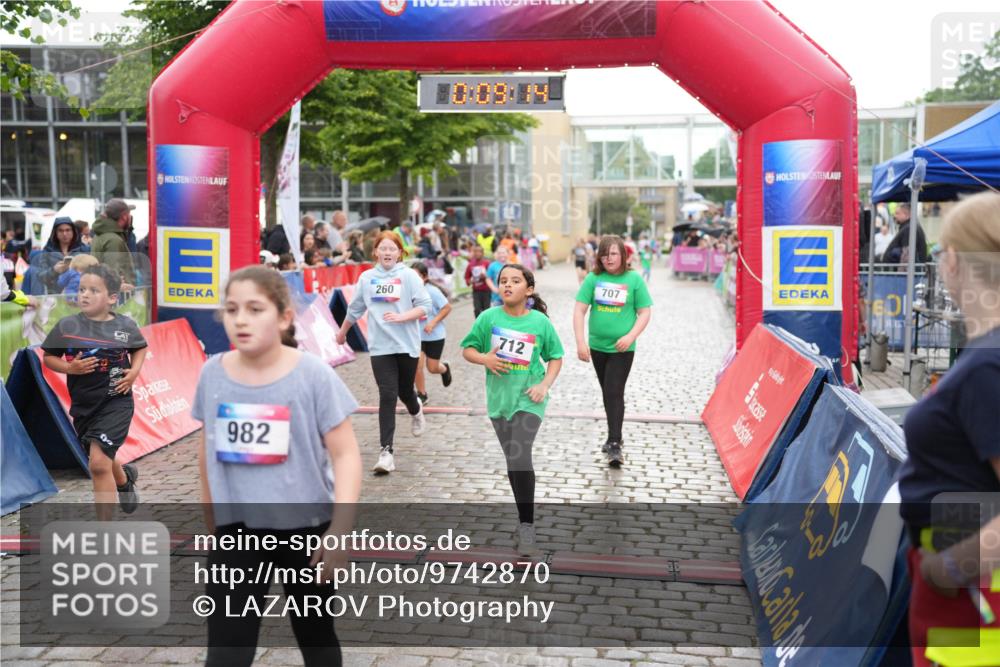 12.06.2026 - Holstenköstenlauf LAZAROV Photography http://msf.ph/oto/9742870 12.06.2026 16:39:16 Laufen 10, 09, 4, 260, 982, 712, 707, 260, 620, 707, 712, 971, 1079, 1471 meine-sportfotos.de