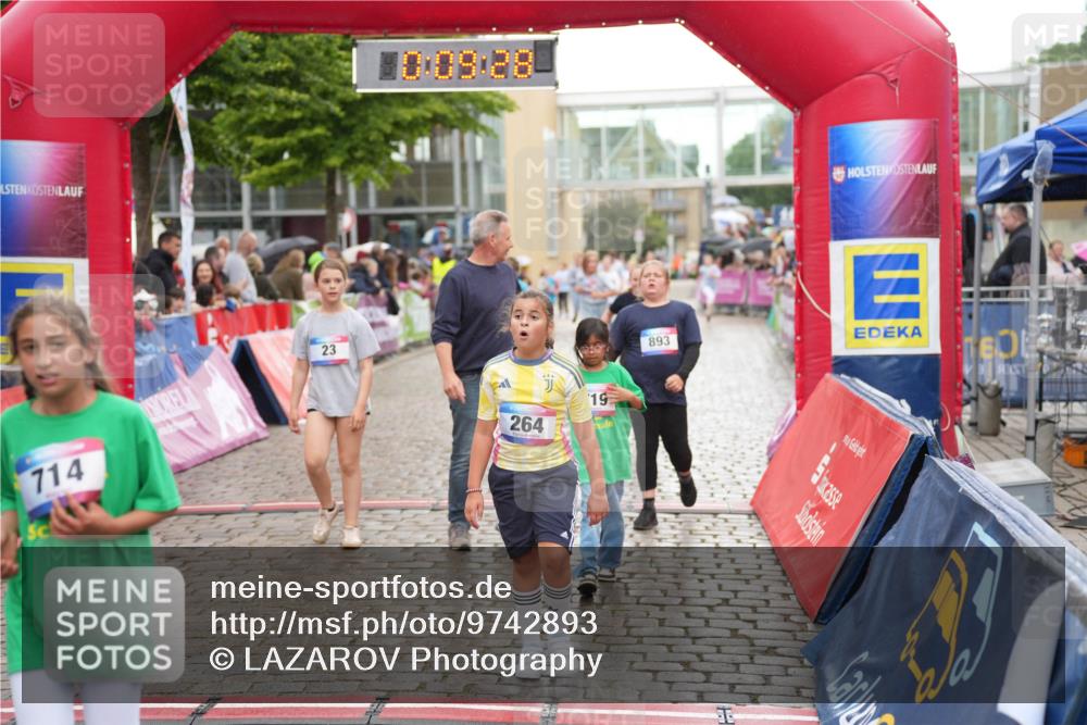 12.06.2026 - Holstenköstenlauf LAZAROV Photography http://msf.ph/oto/9742893 12.06.2026 16:39:30 Laufen 0, 09, 28, 714, 23, 893, 264, 19, 23, 253, 264, 619, 719, 892, 893, 1078, 1095 meine-sportfotos.de