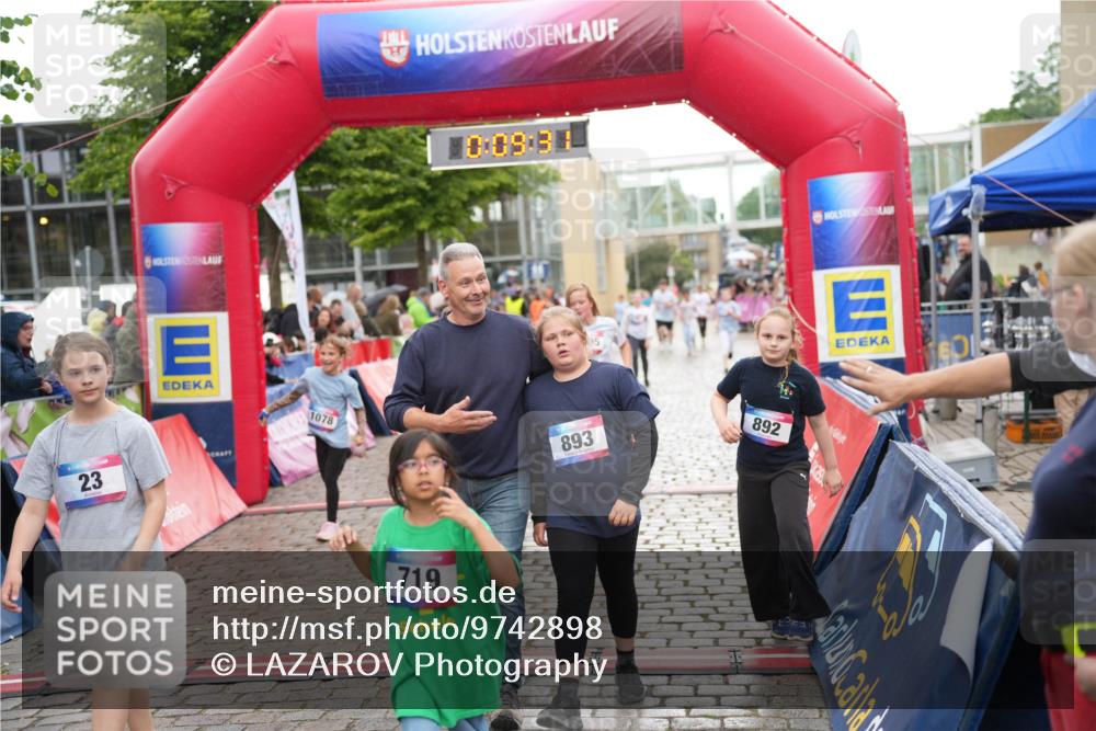 12.06.2026 - Holstenköstenlauf LAZAROV Photography http://msf.ph/oto/9742898 12.06.2026 16:39:34 Laufen 23, 1078, 893, 719, 892, 253, 278, 619, 892, 1078, 1095, 1286, 1306 meine-sportfotos.de