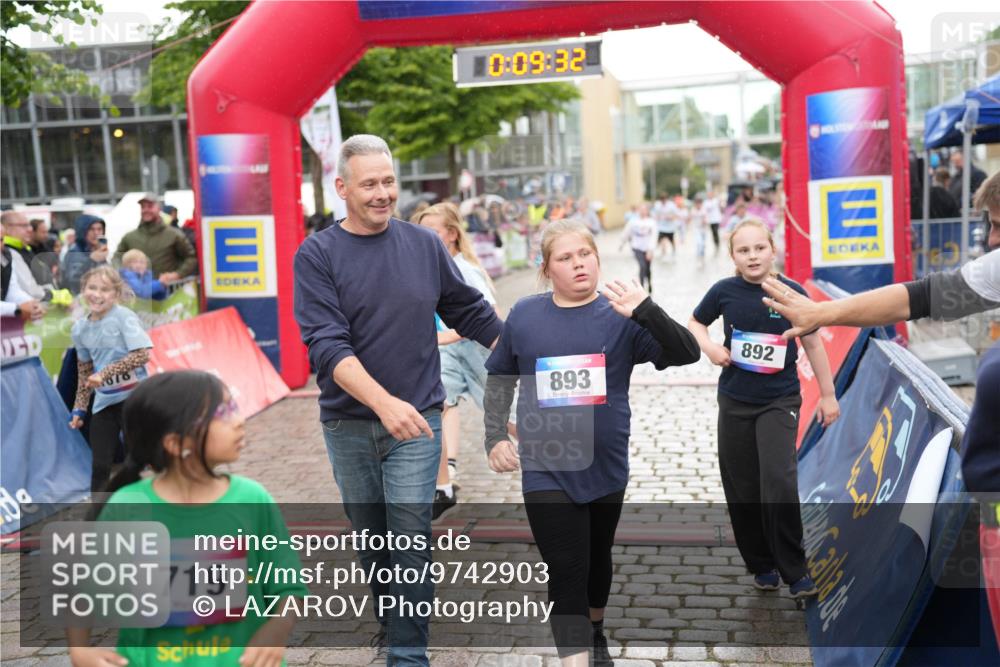 12.06.2026 - Holstenköstenlauf LAZAROV Photography http://msf.ph/oto/9742903 12.06.2026 16:39:35 Laufen 1878, 719, 10, 09, 32, 14, 893, 892, 253, 278, 619, 1078, 1090, 1095, 1286, 1306 meine-sportfotos.de