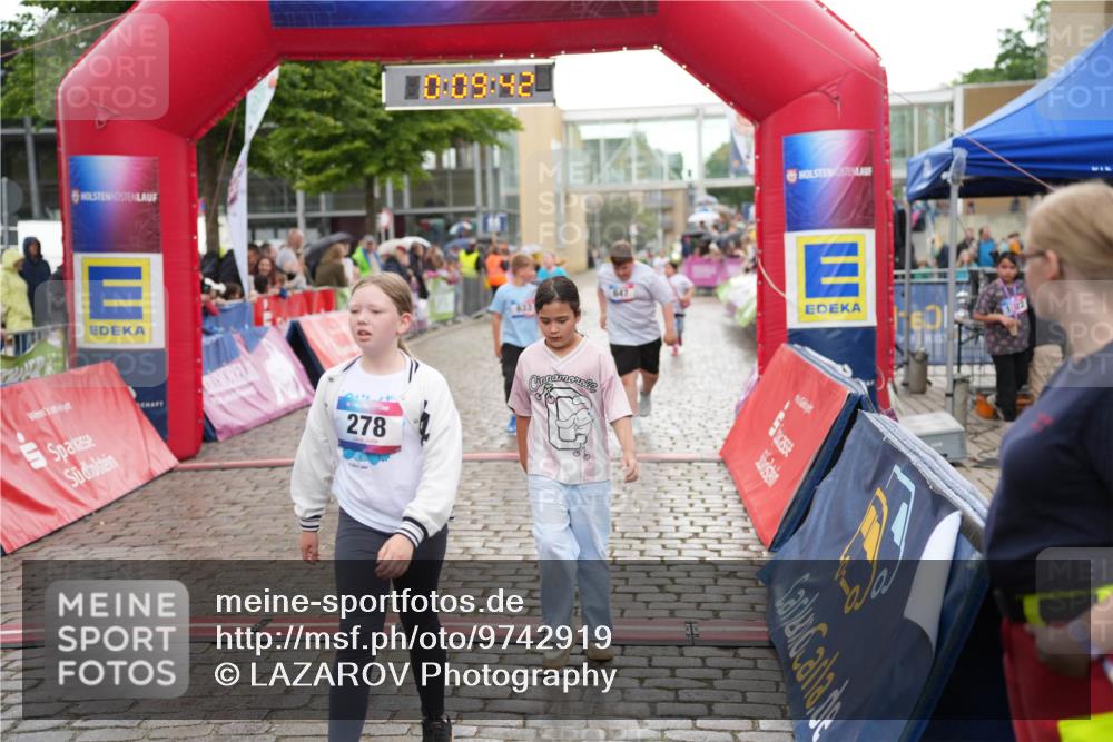 12.06.2026 - Holstenköstenlauf LAZAROV Photography http://msf.ph/oto/9742919 12.06.2026 16:39:44 Laufen 10, 09, 42, 278, 282, 633, 647, 1090, 1178, 1286, 1306 meine-sportfotos.de