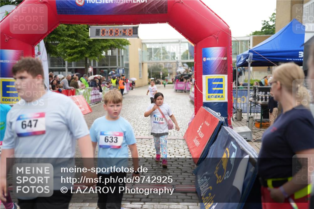 12.06.2026 - Holstenköstenlauf LAZAROV Photography http://msf.ph/oto/9742925 12.06.2026 16:39:51 Laufen 647, 633, 1178, 3, 282, 1178 meine-sportfotos.de