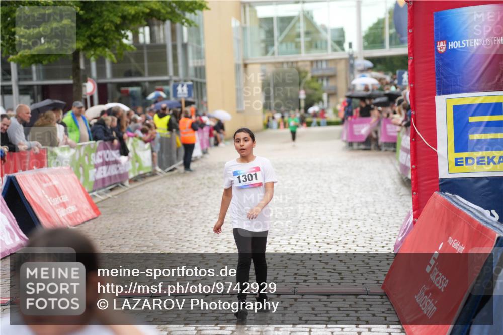 12.06.2026 - Holstenköstenlauf LAZAROV Photography http://msf.ph/oto/9742929 12.06.2026 16:39:54 Laufen 1301 meine-sportfotos.de