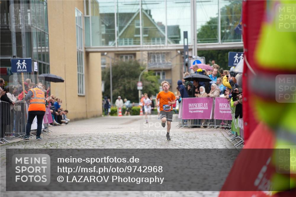 12.06.2026 - Holstenköstenlauf LAZAROV Photography http://msf.ph/oto/9742968 12.06.2026 16:49:43 Laufen 368, 368 meine-sportfotos.de