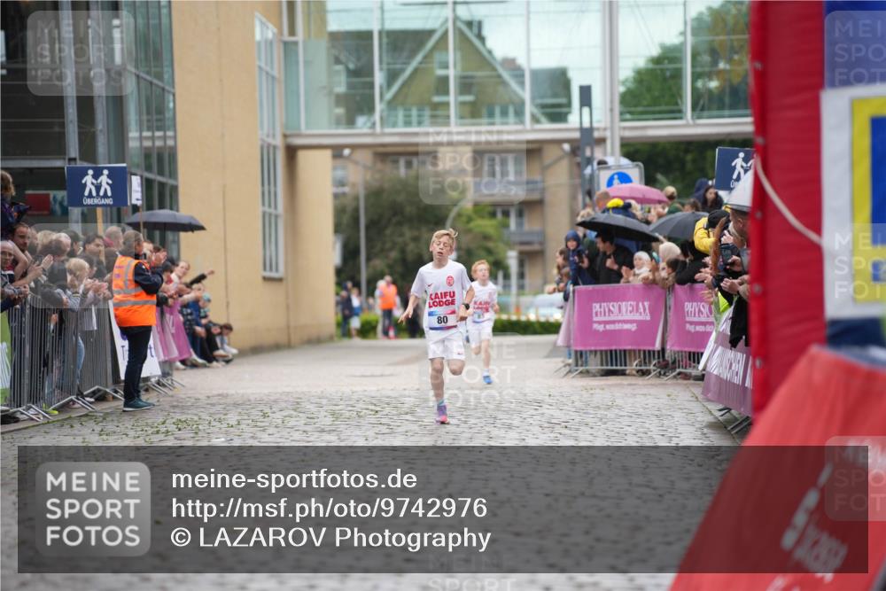 12.06.2026 - Holstenköstenlauf LAZAROV Photography http://msf.ph/oto/9742976 12.06.2026 16:49:50 Laufen 80, 80, 368 meine-sportfotos.de