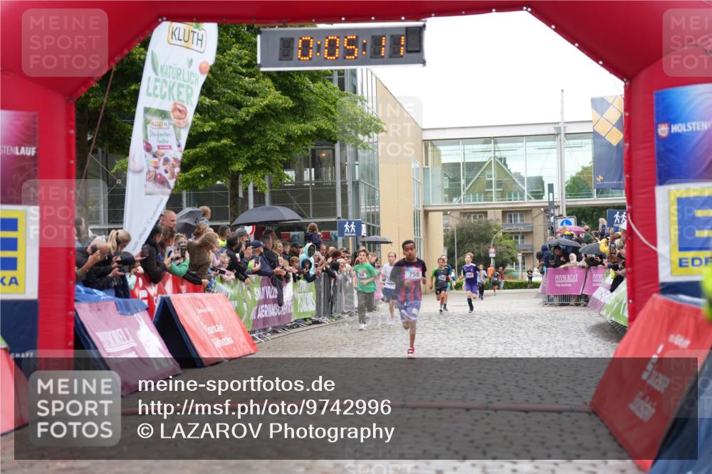 12.06.2026 - Holstenköstenlauf LAZAROV Photography http://msf.ph/oto/9742996 12.06.2026 16:50:09 Laufen 10, 05, 11, 758, 116, 748, 758, 1270, 1463, 1542 meine-sportfotos.de