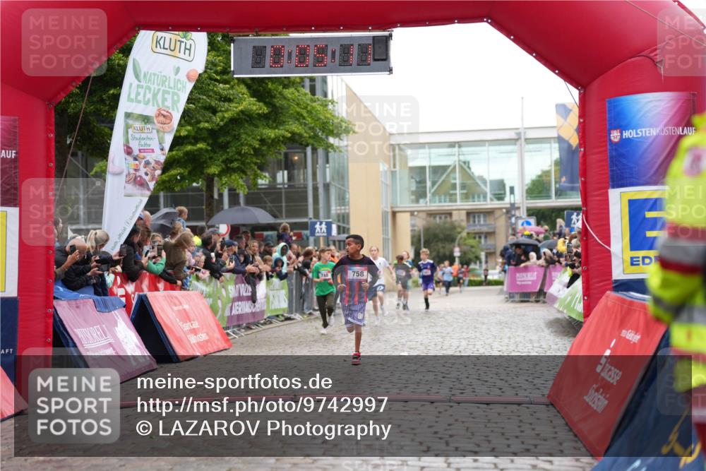 12.06.2026 - Holstenköstenlauf LAZAROV Photography http://msf.ph/oto/9742997 12.06.2026 16:50:10 Laufen 748, 758, 116, 748, 758, 1270, 1463, 1542 meine-sportfotos.de