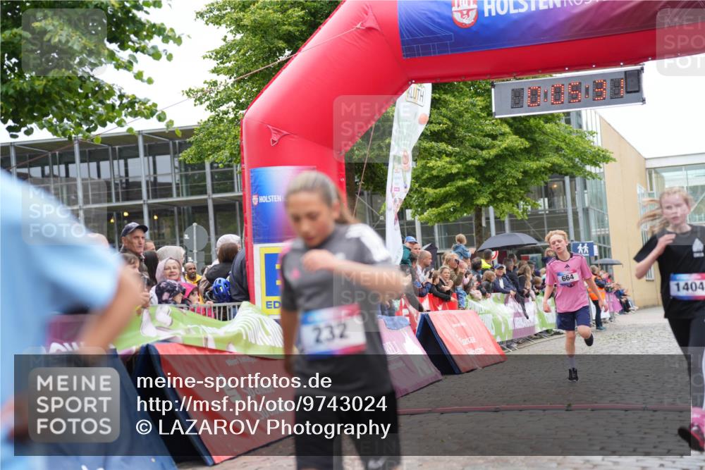 12.06.2026 - Holstenköstenlauf LAZAROV Photography http://msf.ph/oto/9743024 12.06.2026 16:50:30 Laufen 232, 664, 1404, 664, 1404 meine-sportfotos.de