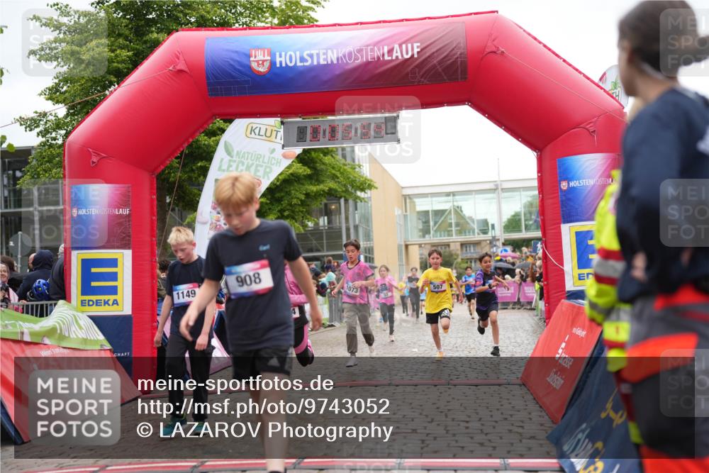 12.06.2026 - Holstenköstenlauf LAZAROV Photography http://msf.ph/oto/9743052 12.06.2026 16:50:53 Laufen 908, 1149, 1073, 507, 33, 507, 515, 667, 905, 908, 1056, 1064, 1073, 1148, 1149, 1480, 1504, 1546 meine-sportfotos.de