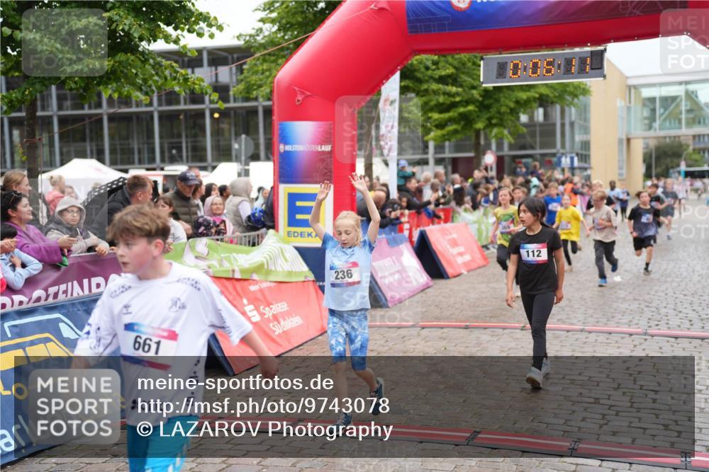 12.06.2026 - Holstenköstenlauf LAZAROV Photography http://msf.ph/oto/9743078 12.06.2026 16:51:09 Laufen 661, 4, 55, 236, 112, 10, 08, 68, 227, 236, 246, 369, 512, 659, 759, 909, 1044, 1058, 1065, 1445 meine-sportfotos.de