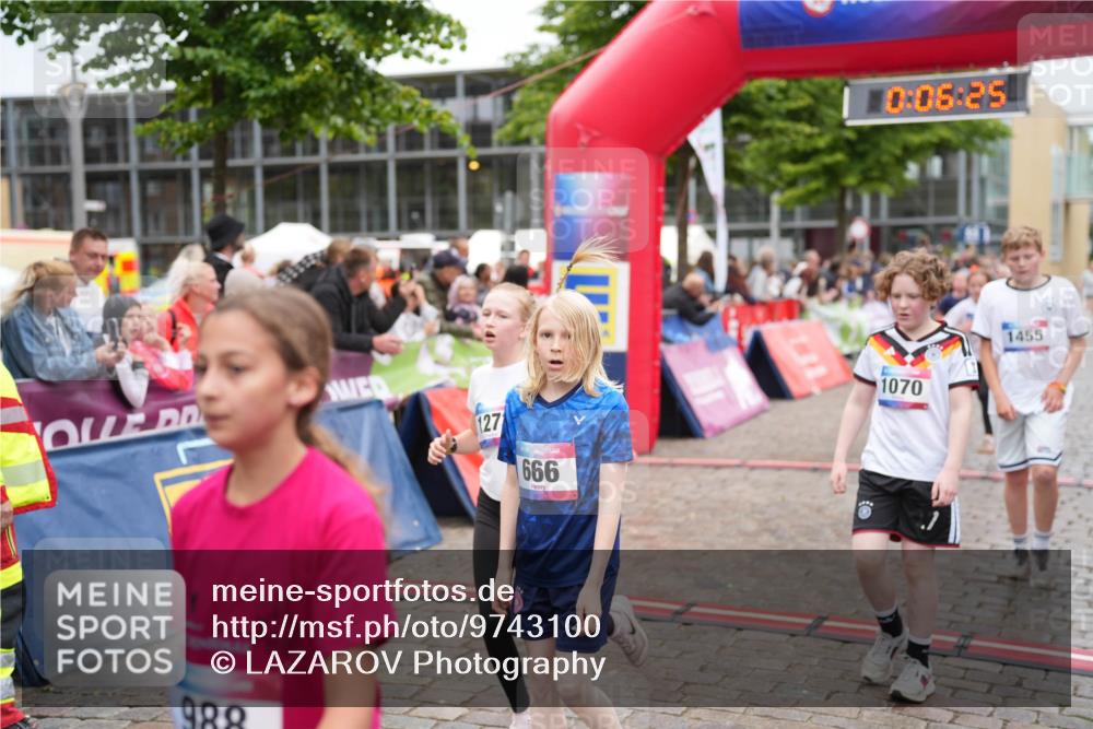 12.06.2026 - Holstenköstenlauf LAZAROV Photography http://msf.ph/oto/9743100 12.06.2026 16:51:24 Laufen 988, 127, 666, 0, 06, 25, 1070, 1455, 10, 651, 993, 1042, 1045, 1272, 1273, 1455 meine-sportfotos.de