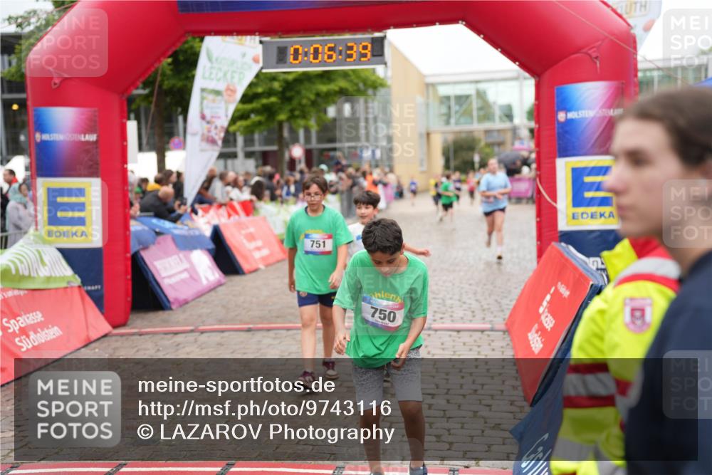 12.06.2026 - Holstenköstenlauf LAZAROV Photography http://msf.ph/oto/9743116 12.06.2026 16:51:38 Laufen 10, 06, 39, 751, 750, 43, 146, 241, 243, 655, 742, 750, 751, 756, 917 meine-sportfotos.de