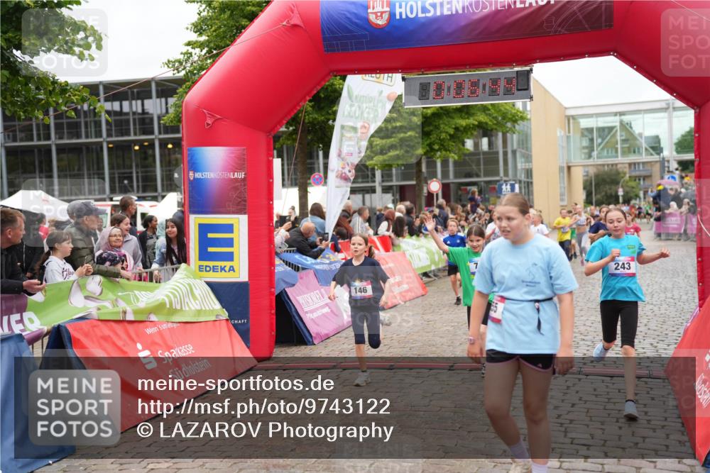 12.06.2026 - Holstenköstenlauf LAZAROV Photography http://msf.ph/oto/9743122 12.06.2026 16:51:43 Laufen 1, 146, 243, 43, 124, 146, 243, 521, 655, 742, 757, 917, 989, 1041, 1269, 1277, 1512 meine-sportfotos.de