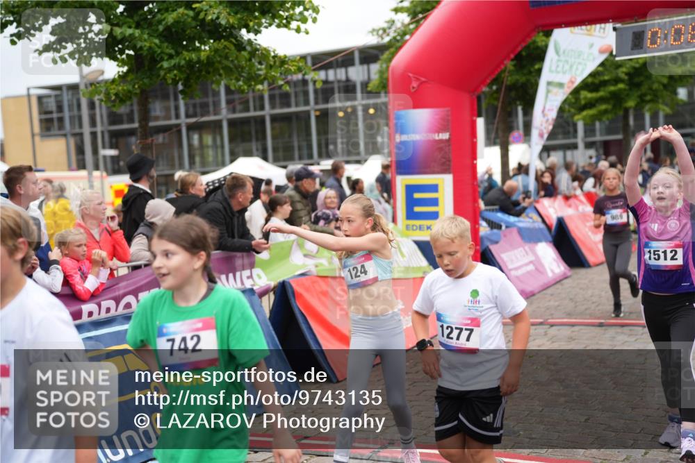 12.06.2026 - Holstenköstenlauf LAZAROV Photography http://msf.ph/oto/9743135 12.06.2026 16:51:49 Laufen 742, 124, 10, 08, 989, 1277, 1512, 118, 124, 521, 657, 743, 757, 989, 1041, 1075, 1269, 1277, 1512 meine-sportfotos.de