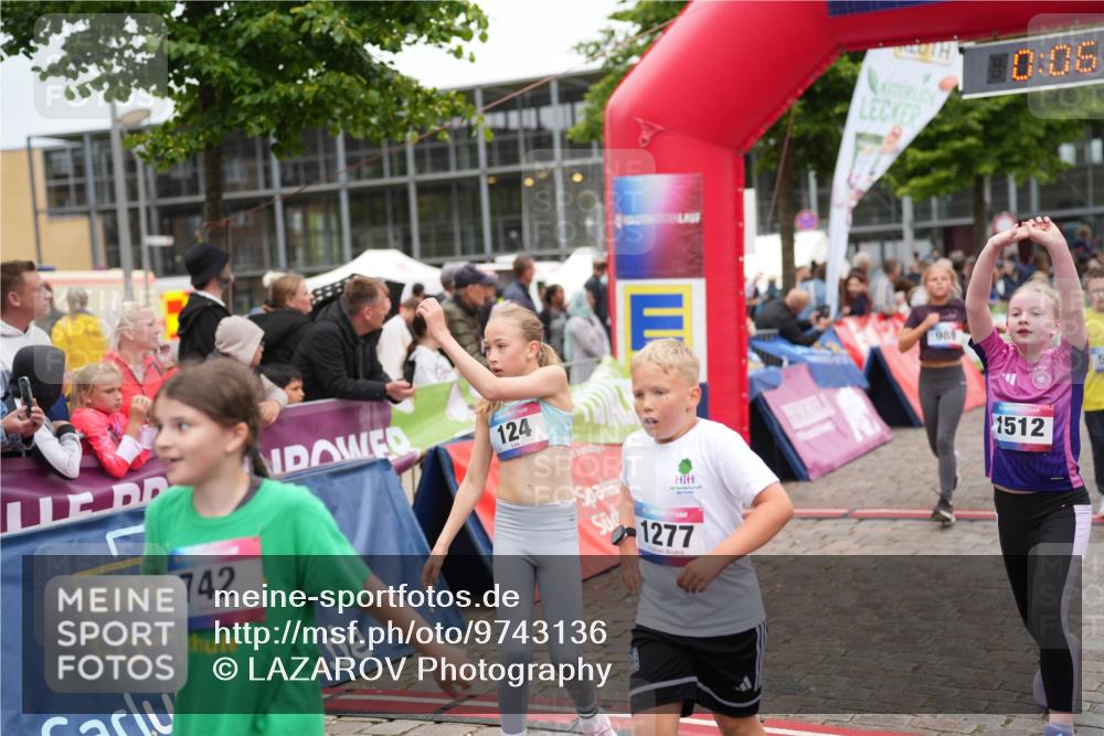12.06.2026 - Holstenköstenlauf LAZAROV Photography http://msf.ph/oto/9743136 12.06.2026 16:51:49 Laufen 742, 124, 989, 1277, 10, 08, 1512, 118, 124, 521, 657, 743, 757, 989, 1041, 1075, 1269, 1277, 1512 meine-sportfotos.de