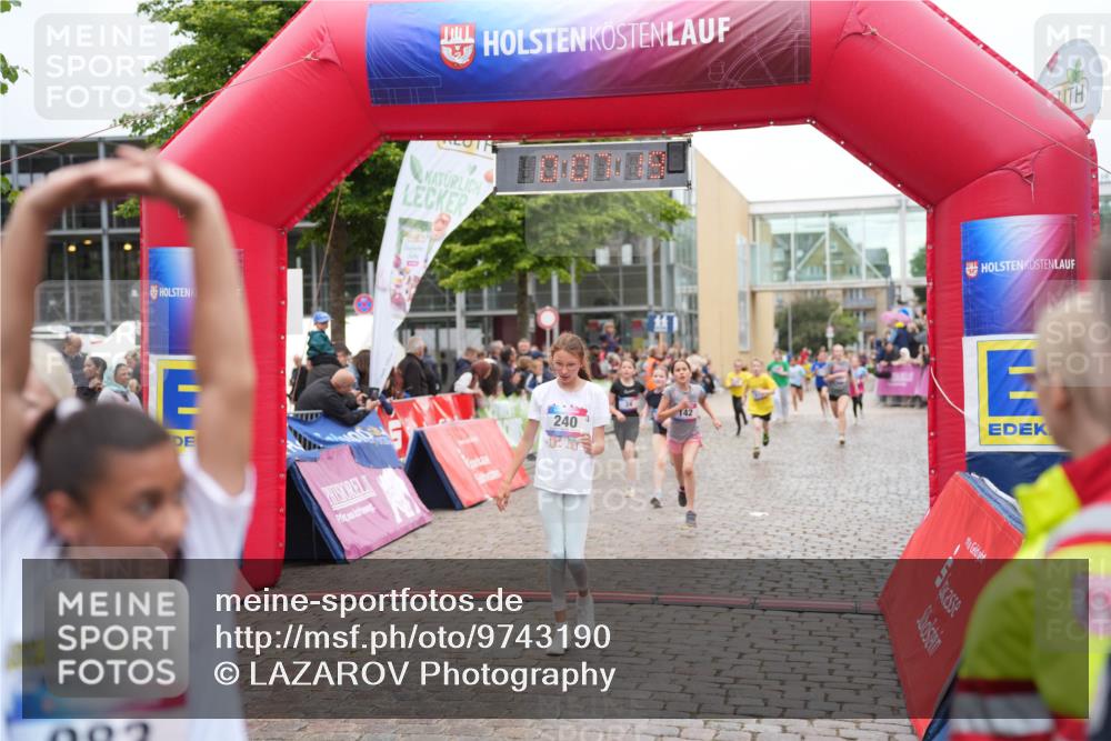 12.06.2026 - Holstenköstenlauf LAZAROV Photography http://msf.ph/oto/9743190 12.06.2026 16:52:18 Laufen 240, 34, 142, 240, 513, 516, 656, 770, 915, 916, 1521 meine-sportfotos.de