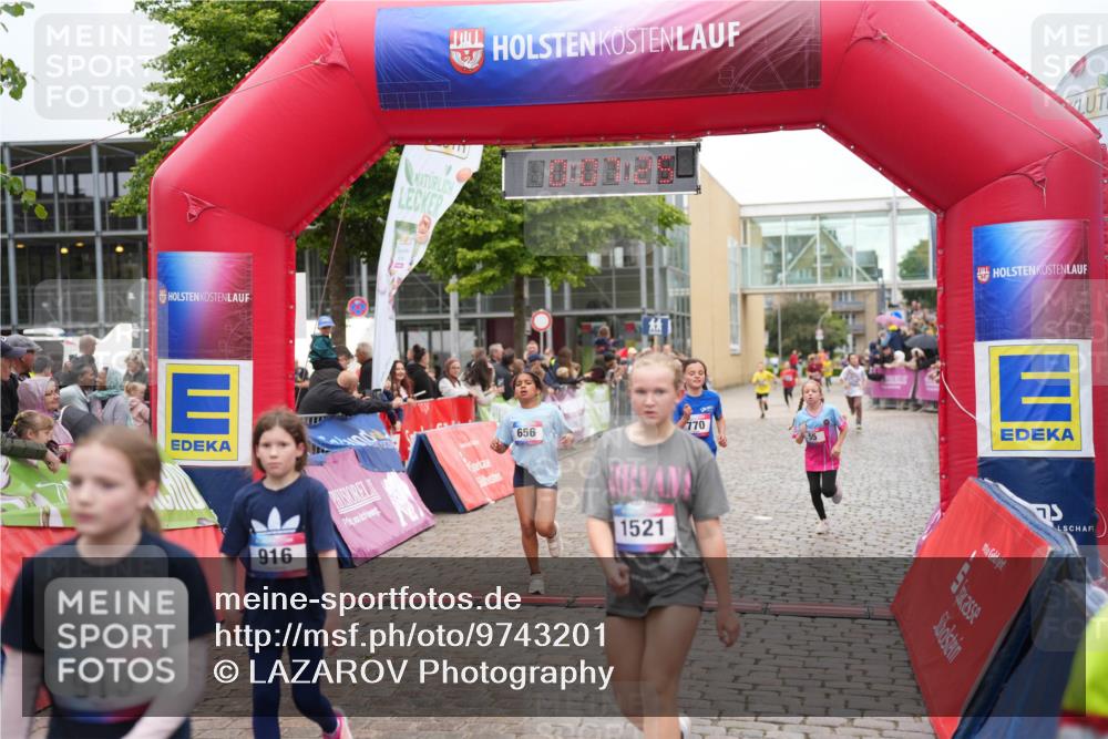 12.06.2026 - Holstenköstenlauf LAZAROV Photography http://msf.ph/oto/9743201 12.06.2026 16:52:24 Laufen 915, 916, 656, 1521, 770, 75, 55, 239, 513, 516, 656, 738, 770, 916, 1521 meine-sportfotos.de