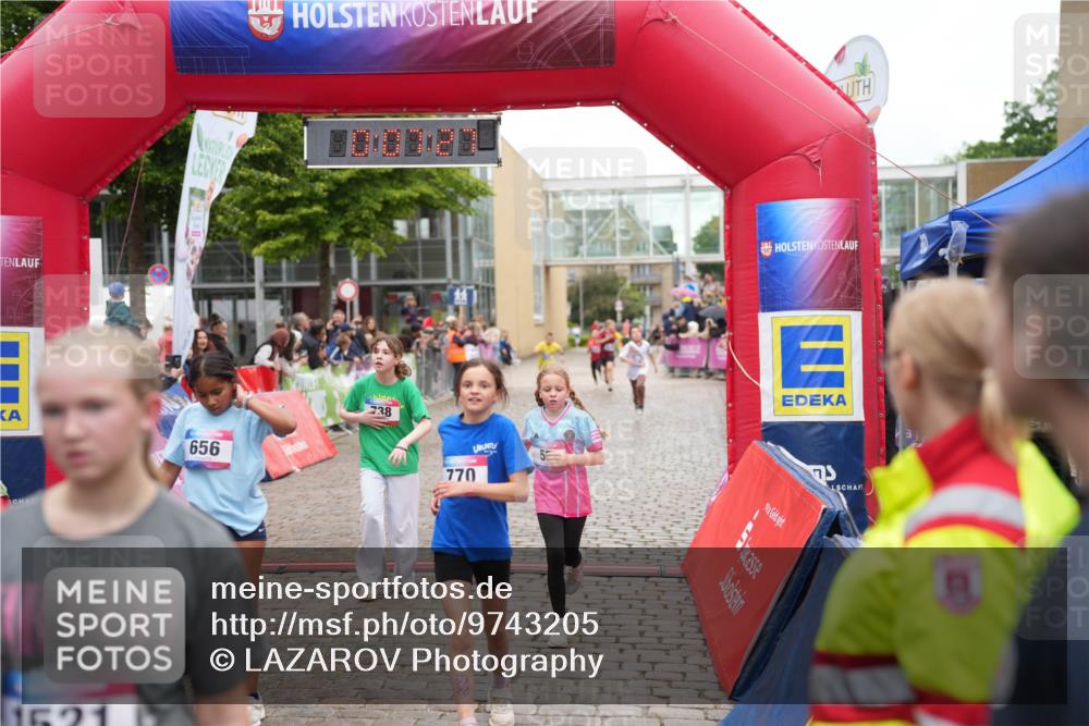 12.06.2026 - Holstenköstenlauf LAZAROV Photography http://msf.ph/oto/9743205 12.06.2026 16:52:26 Laufen 656, 1521, 738, 770, 55, 239, 510, 656, 738, 739, 740, 770, 4276 meine-sportfotos.de