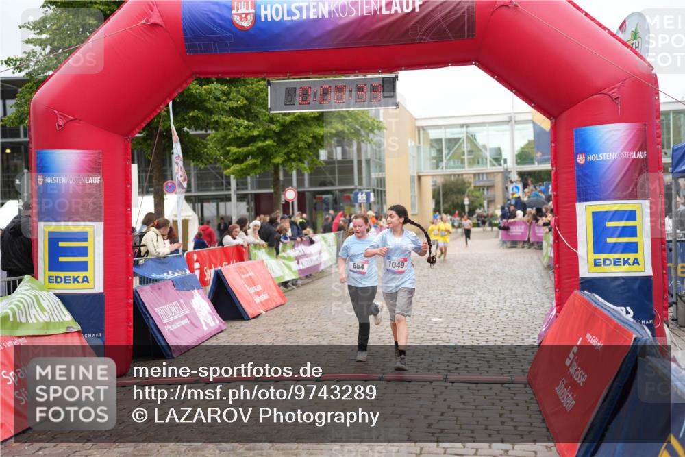 12.06.2026 - Holstenköstenlauf LAZAROV Photography http://msf.ph/oto/9743289 12.06.2026 16:53:32 Laufen 654, 1049, 16, 514, 517, 654, 1049 meine-sportfotos.de