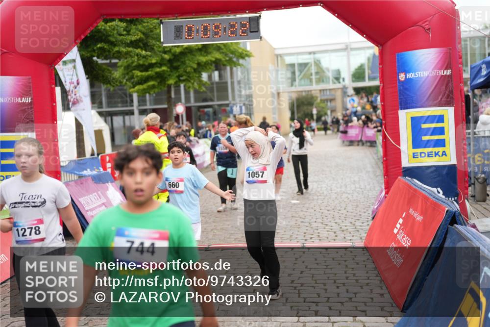 12.06.2026 - Holstenköstenlauf LAZAROV Photography http://msf.ph/oto/9743326 12.06.2026 16:54:20 Laufen 10, 09, 28, 1278, 660, 744, 1558, 1057, 61, 660, 744, 986, 1051, 1057, 1278 meine-sportfotos.de