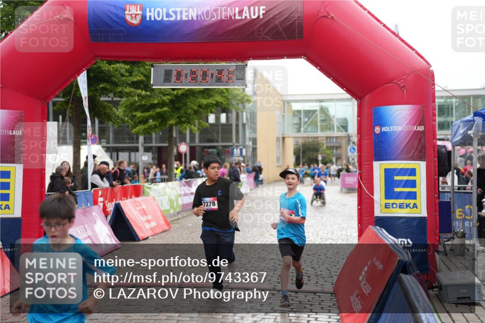 12.06.2026 - Holstenköstenlauf LAZAROV Photography http://msf.ph/oto/9743367 12.06.2026 17:05:45 Laufen 7286, 7278, 13 meine-sportfotos.de