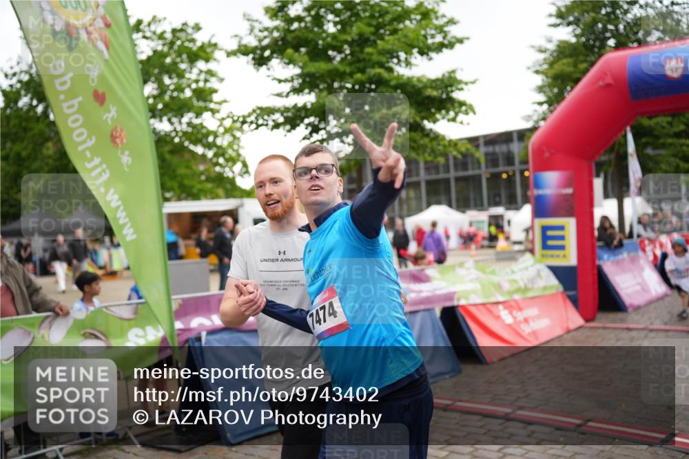 12.06.2026 - Holstenköstenlauf LAZAROV Photography http://msf.ph/oto/9743402 12.06.2026 17:06:15 Laufen 9, 7474 meine-sportfotos.de