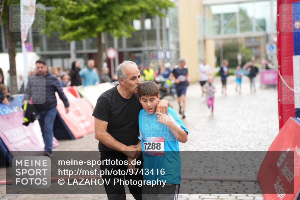 12.06.2026 - Holstenköstenlauf LAZAROV Photography http://msf.ph/oto/9743416 12.06.2026 17:06:25 Laufen 7288 meine-sportfotos.de