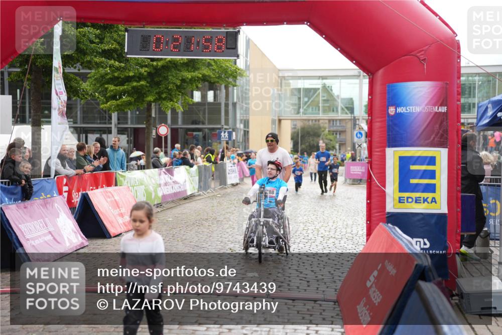 12.06.2026 - Holstenköstenlauf LAZAROV Photography http://msf.ph/oto/9743439 12.06.2026 17:06:56 Laufen 88 meine-sportfotos.de