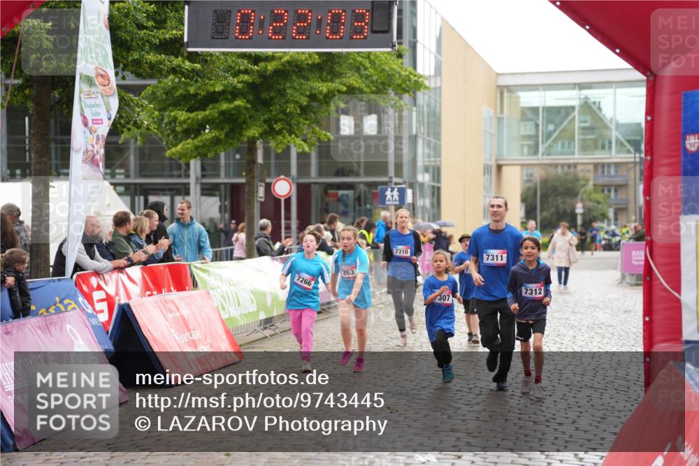 12.06.2026 - Holstenköstenlauf LAZAROV Photography http://msf.ph/oto/9743445 12.06.2026 17:07:02 Laufen 10, 22, 03, 7266, 263, 7310, 307, 7311, 7312 meine-sportfotos.de
