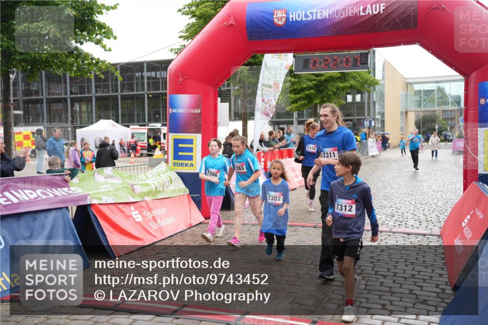 12.06.2026 - Holstenköstenlauf LAZAROV Photography http://msf.ph/oto/9743452 12.06.2026 17:07:05 Laufen 7266, 1263, 7310, 7311, 7307, 7312 meine-sportfotos.de