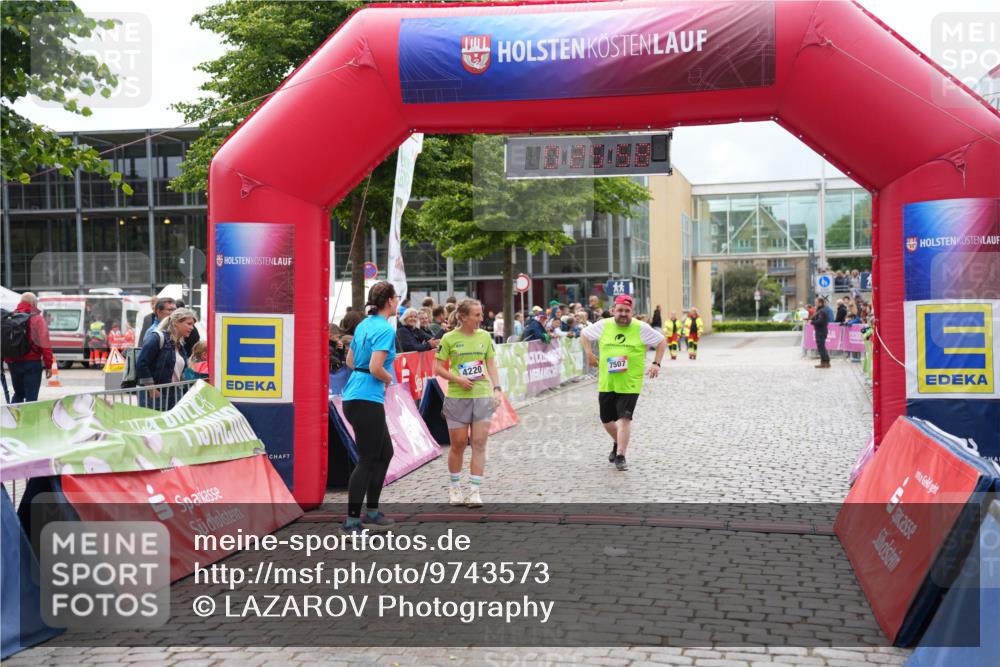 12.06.2026 - Holstenköstenlauf LAZAROV Photography http://msf.ph/oto/9743573 12.06.2026 17:10:57 Laufen 7507, 4220 meine-sportfotos.de
