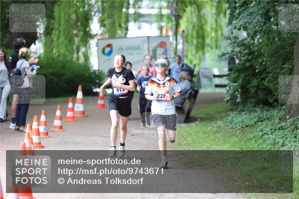12.06.2026 - Holstenköstenlauf Andreas Tolksdorf http://msf.ph/oto/9743671 12.06.2026 16:52:46 Laufen 913, 228 meine-sportfotos.de