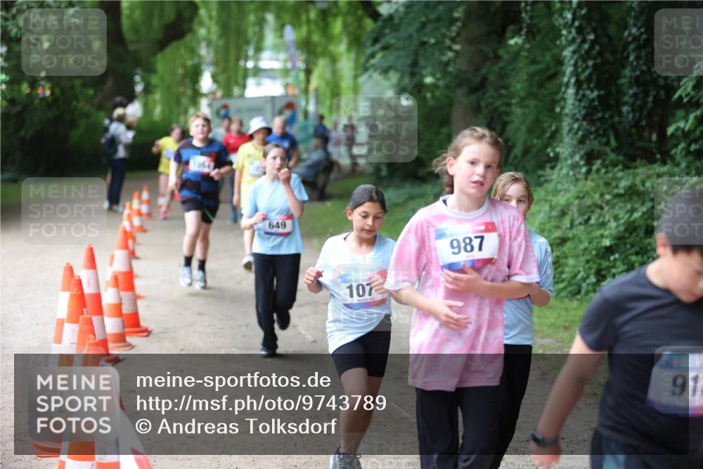 12.06.2026 - Holstenköstenlauf Andreas Tolksdorf http://msf.ph/oto/9743789 12.06.2026 16:54:52 Laufen 1064, 649, 107, 987, 912 meine-sportfotos.de