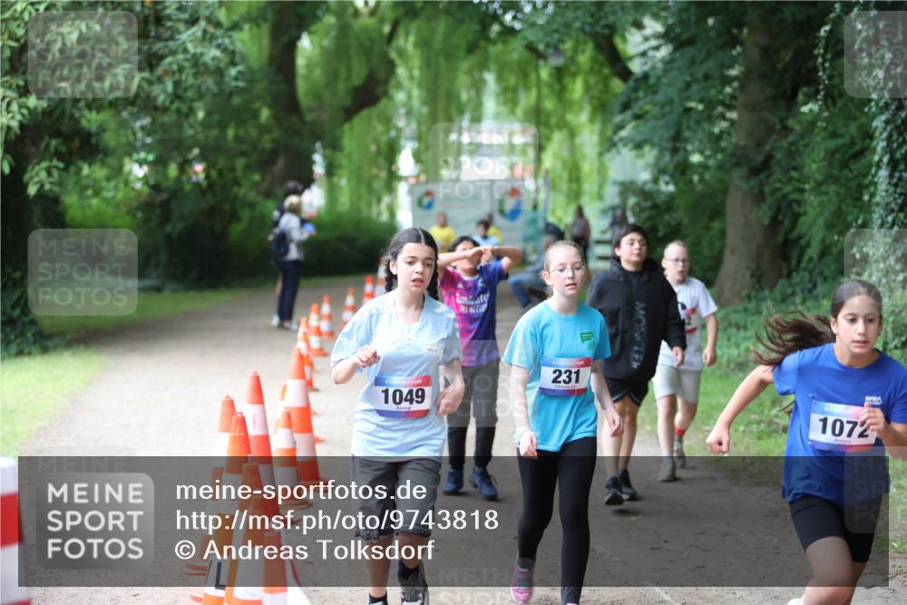 12.06.2026 - Holstenköstenlauf Andreas Tolksdorf http://msf.ph/oto/9743818 12.06.2026 16:55:19 Laufen 1049, 231, 1072 meine-sportfotos.de