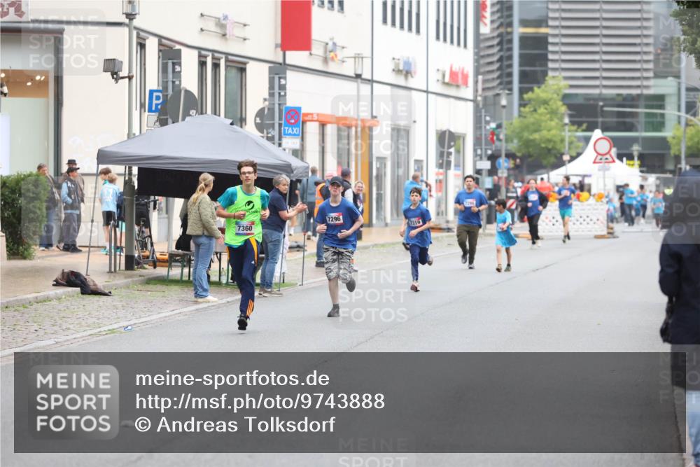 12.06.2026 - Holstenköstenlauf Andreas Tolksdorf http://msf.ph/oto/9743888 12.06.2026 17:06:44 Laufen 14, 143, 7360, 7296, 7319 meine-sportfotos.de