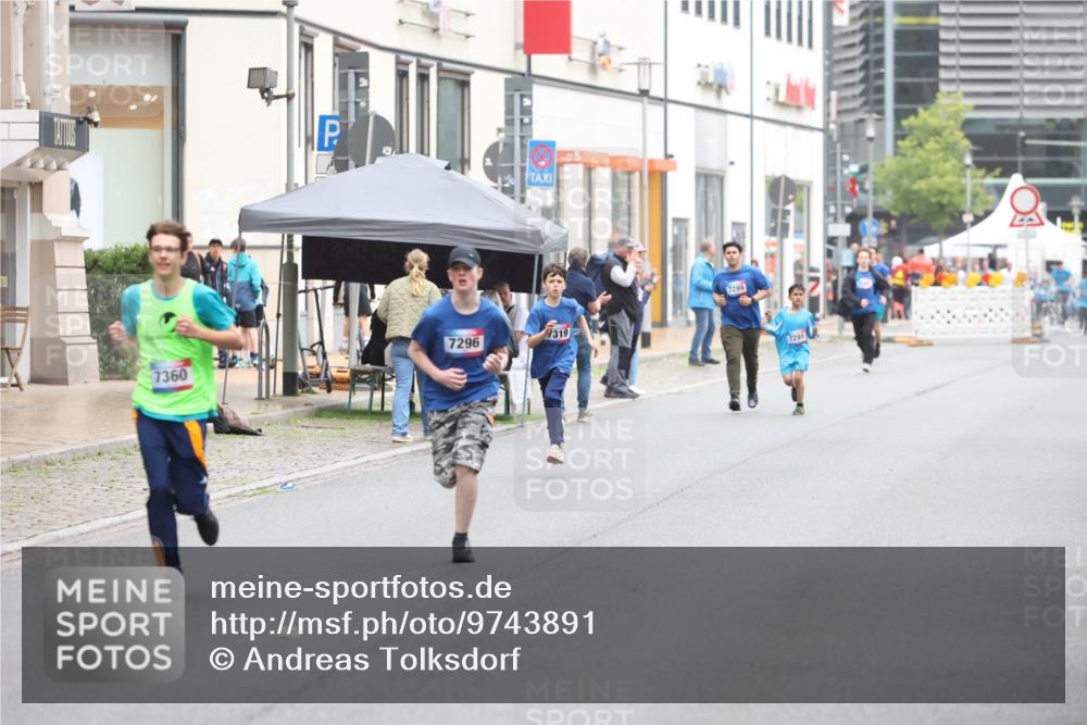 12.06.2026 - Holstenköstenlauf Andreas Tolksdorf http://msf.ph/oto/9743891 12.06.2026 17:06:47 Laufen 7360, 7296, 7319, 7299, 7291 meine-sportfotos.de