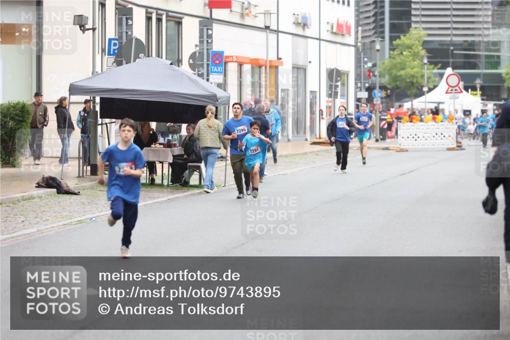 12.06.2026 - Holstenköstenlauf Andreas Tolksdorf http://msf.ph/oto/9743895 12.06.2026 17:06:50 Laufen 18, 183, 5, 7299, 7291, 7295, 2317 meine-sportfotos.de