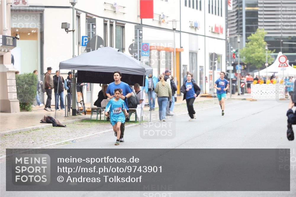 12.06.2026 - Holstenköstenlauf Andreas Tolksdorf http://msf.ph/oto/9743901 12.06.2026 17:06:53 Laufen 7291, 7295 meine-sportfotos.de