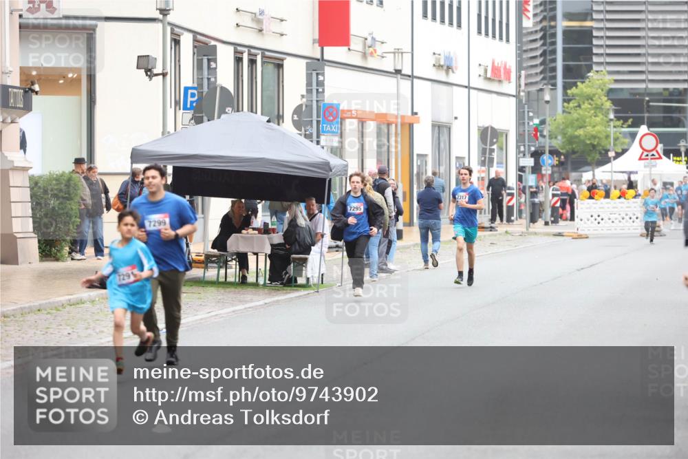 12.06.2026 - Holstenköstenlauf Andreas Tolksdorf http://msf.ph/oto/9743902 12.06.2026 17:06:55 Laufen 7299, 5, 200, 7295, 7317 meine-sportfotos.de