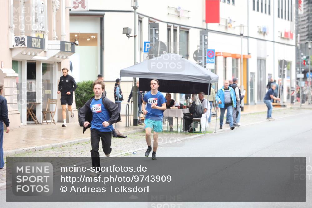 12.06.2026 - Holstenköstenlauf Andreas Tolksdorf http://msf.ph/oto/9743909 12.06.2026 17:07:00 Laufen 7295, 7317 meine-sportfotos.de