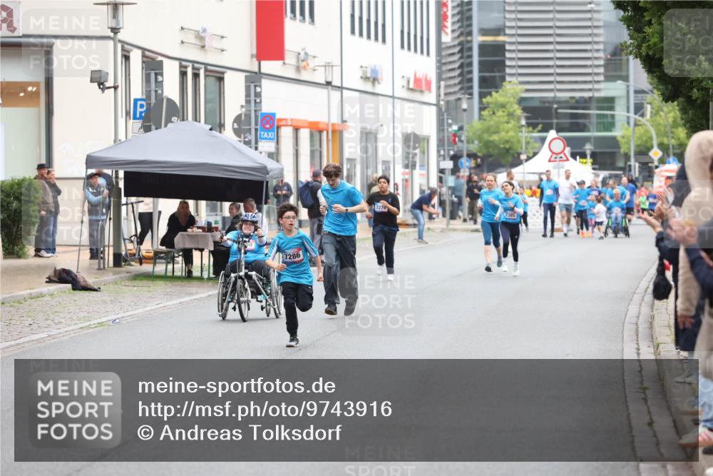 12.06.2026 - Holstenköstenlauf Andreas Tolksdorf http://msf.ph/oto/9743916 12.06.2026 17:07:15 Laufen 7286, 7278, 7385 meine-sportfotos.de