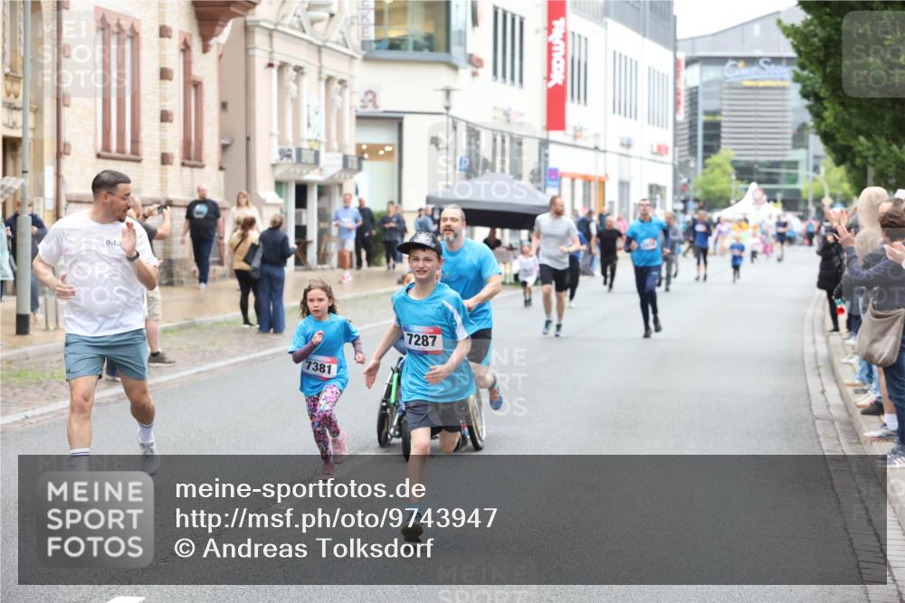 12.06.2026 - Holstenköstenlauf Andreas Tolksdorf http://msf.ph/oto/9743947 12.06.2026 17:07:40 Laufen 7381, 7287 meine-sportfotos.de