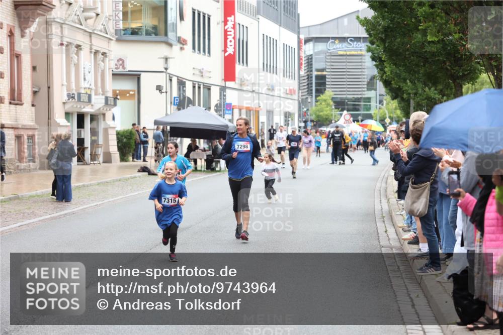 12.06.2026 - Holstenköstenlauf Andreas Tolksdorf http://msf.ph/oto/9743964 12.06.2026 17:07:54 Laufen 7315, 7298 meine-sportfotos.de