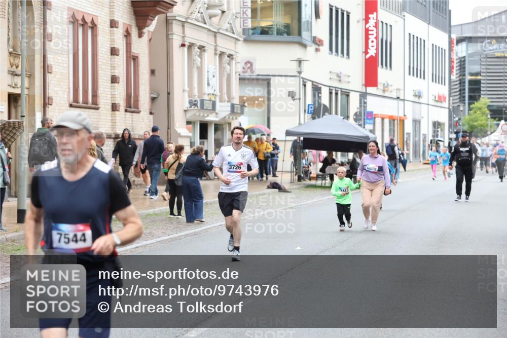 12.06.2026 - Holstenköstenlauf Andreas Tolksdorf http://msf.ph/oto/9743976 12.06.2026 17:08:08 Laufen 7544, 9, 3726 meine-sportfotos.de