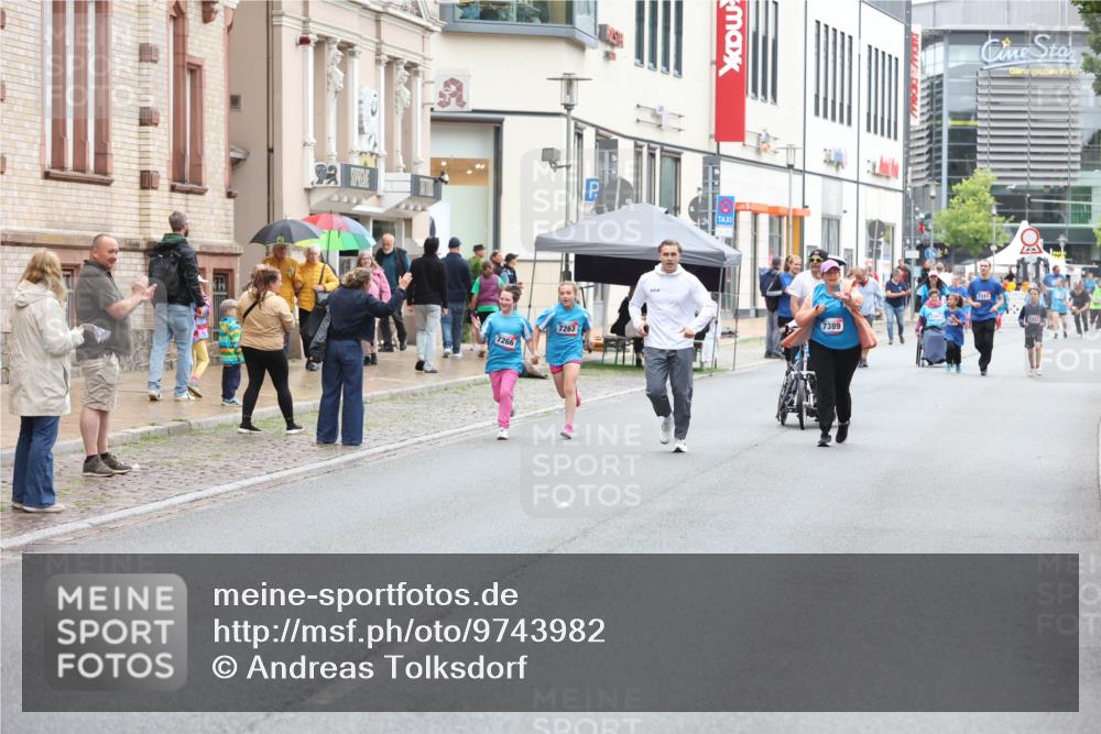 12.06.2026 - Holstenköstenlauf Andreas Tolksdorf http://msf.ph/oto/9743982 12.06.2026 17:08:20 Laufen 7266, 7263, 7389, 7311 meine-sportfotos.de