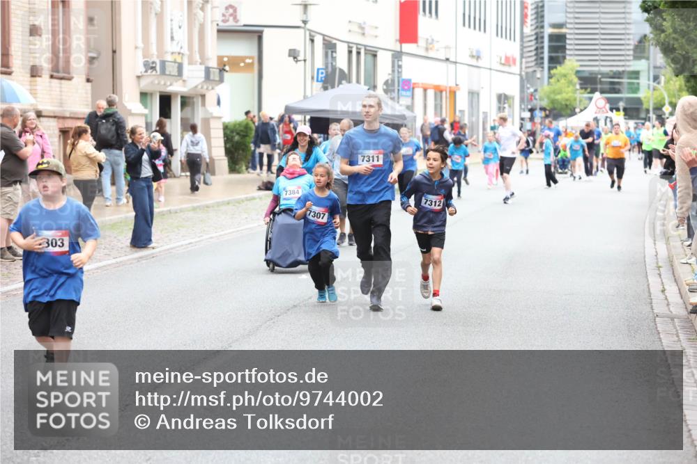 12.06.2026 - Holstenköstenlauf Andreas Tolksdorf http://msf.ph/oto/9744002 12.06.2026 17:08:34 Laufen 303, 7384, 7307, 7311, 7312 meine-sportfotos.de