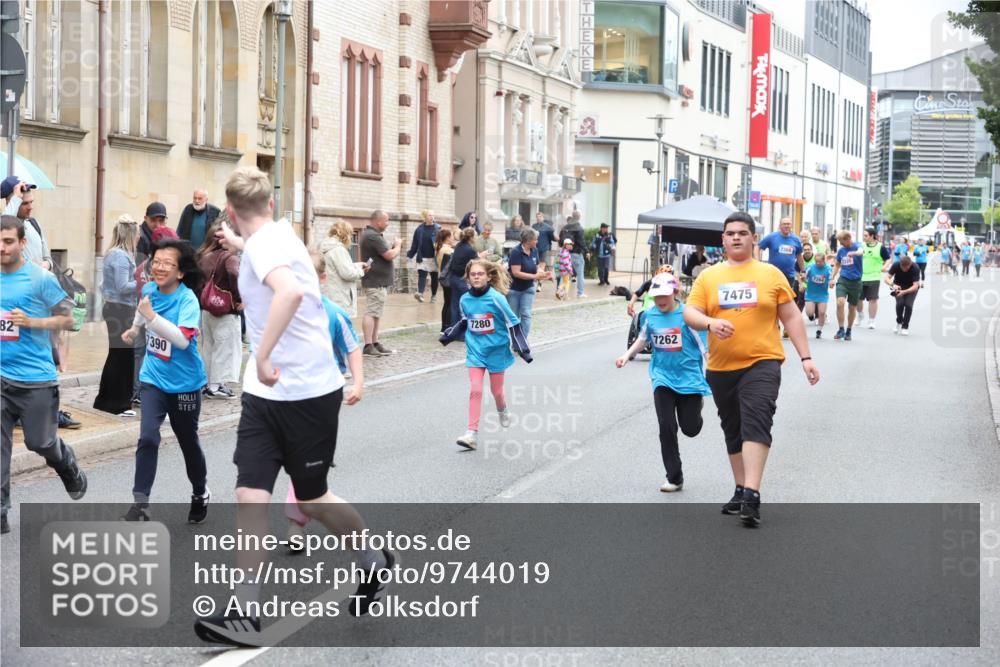 12.06.2026 - Holstenköstenlauf Andreas Tolksdorf http://msf.ph/oto/9744019 12.06.2026 17:08:49 Laufen 82, 7390, 7280, 7262, 7475, 7309, 7264, 7320 meine-sportfotos.de