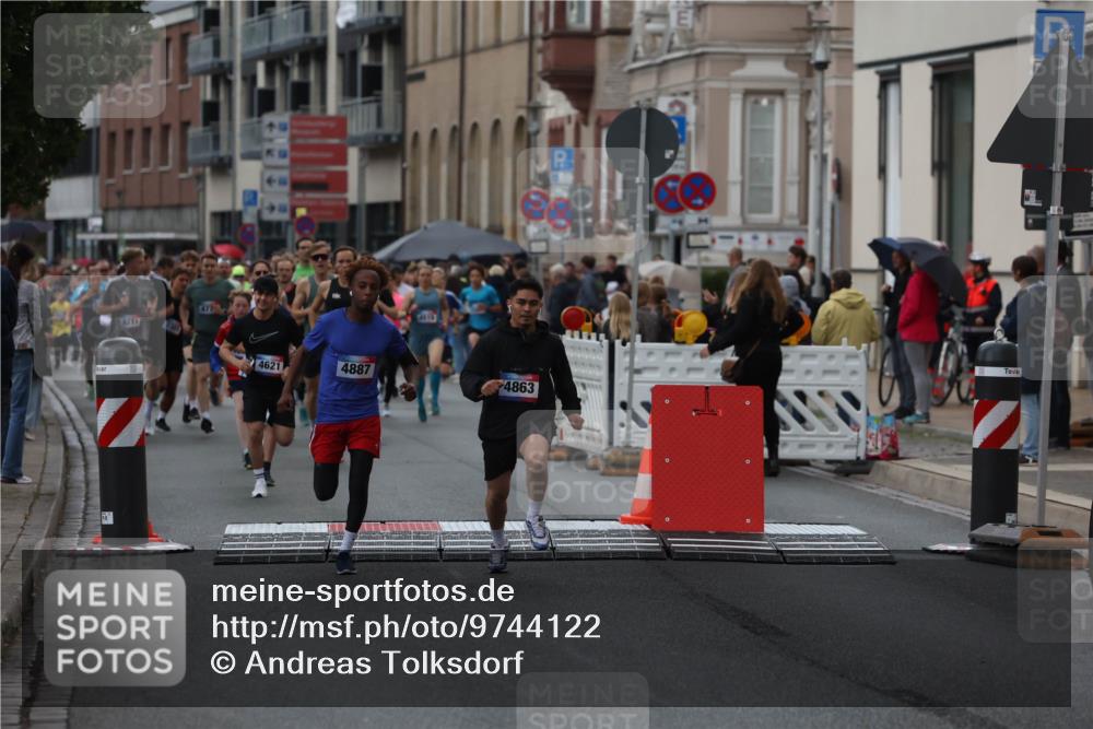 12.06.2026 - Holstenköstenlauf Andreas Tolksdorf http://msf.ph/oto/9744122 12.06.2026 17:33:13 Laufen 3311, 4621, 4887, 4863 meine-sportfotos.de