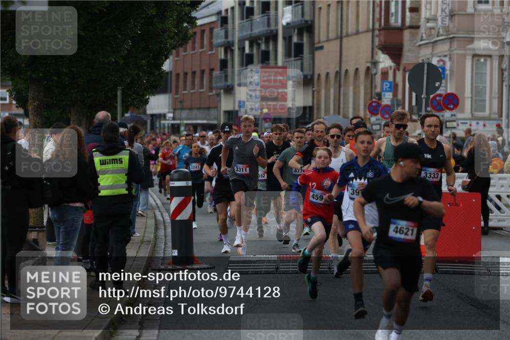 12.06.2026 - Holstenköstenlauf Andreas Tolksdorf http://msf.ph/oto/9744128 12.06.2026 17:33:16 Laufen 3241, 3311, 477, 392, 12, 459, 39, 4621, 3333 meine-sportfotos.de